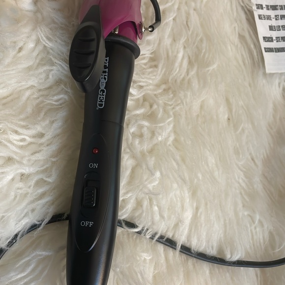 Plugged In Beach Wave Curling Iron - Picture 5 of 5